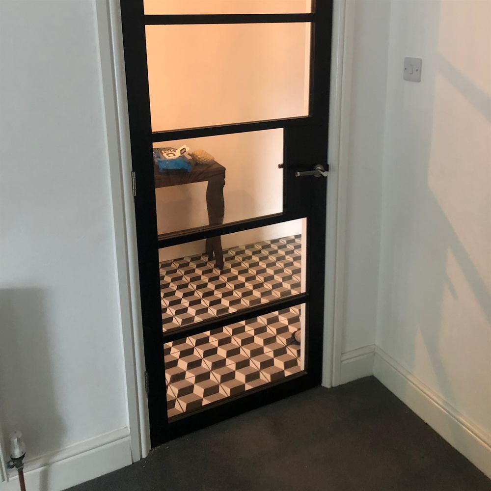Glazed internal door